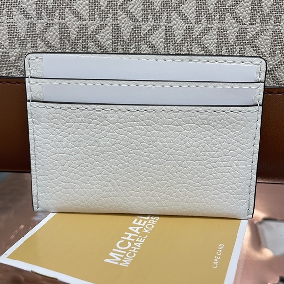 MICHAEL KORS Reed Large Pebbled Leather Card Holder Case
Optic White 
NWT - Picture 13 of 16